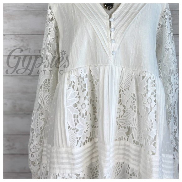 POL Romance in Lovely Lace Dress - Picture 7 of 12